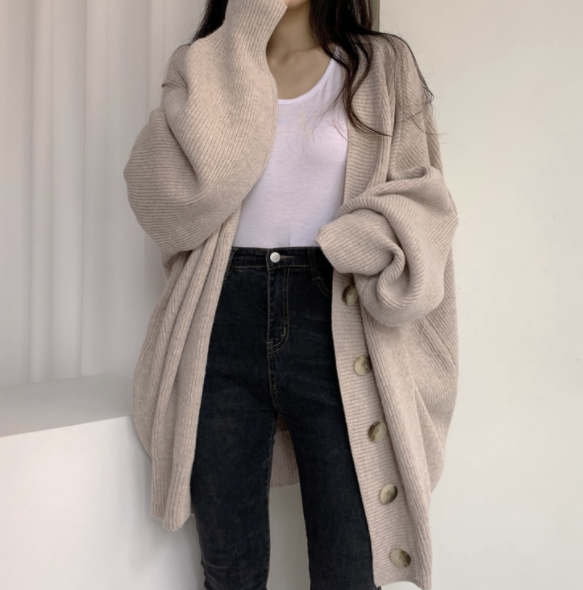 Women’s  Buttoned Knit Cardigan
